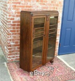 English Oak Wood Art Deco 2 Door Bookcase / Display Cabinet
