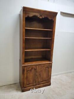 Ethan Allen Bookcase French Country Display Cabinet Shell Carved Fin. 236 B