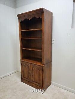 Ethan Allen Bookcase French Country Display Cabinet Shell Carved Fin. 236 B