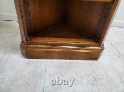 Ethan Allen Corner Cabinet French Country Hutch Display Shell Carved Fin. 236 A