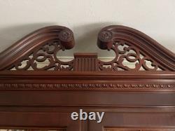 Ethan Allen George III Mahogany Furniture China Cabinet Antique over $6,000 New Ethan Allen George III Mahogany Furniture China Cabinet Antique over $6,000 New