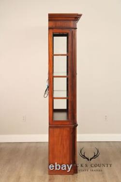 Ethan Allen'Newport' Mahogany China Cabinet