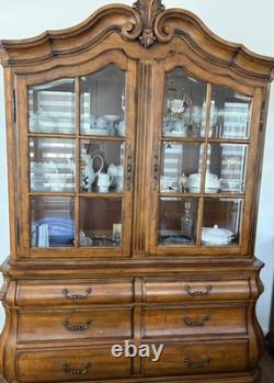 Ethan Allen'Verona' China Cabinet
