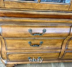 Ethan Allen'Verona' China Cabinet