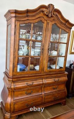 Ethan Allen'Verona' China Cabinet