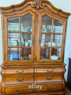 Ethan Allen'Verona' China Cabinet
