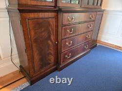 Exceptionally Clean Henkel Harris Virginia Galleries Mahogany Breakfront