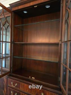 Exceptionally Clean Henkel Harris Virginia Galleries Mahogany Breakfront