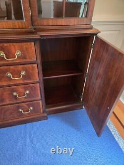 Exceptionally Clean Henkel Harris Virginia Galleries Mahogany Breakfront