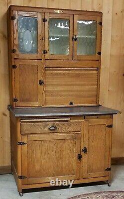 Great Nappanee Kitchen Cabinet with all the extras