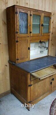 Great Nappanee Kitchen Cabinet with all the extras