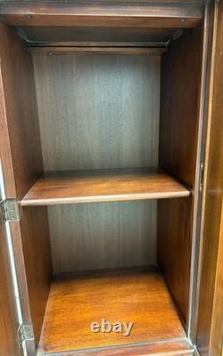 HENKEL HARRIS 2365 29 Banded Mahogany Breakfront China Cabinet