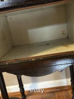 HT Cushman Mfg Co Smokers Humidor with Removable Ashtray Stands