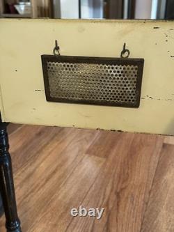 HT Cushman Mfg Co Smokers Humidor with Removable Ashtray Stands