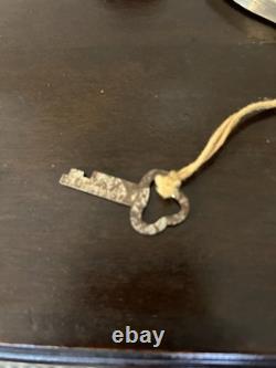 HT Cushman Mfg Co Smokers Humidor with Removable Ashtray Stands