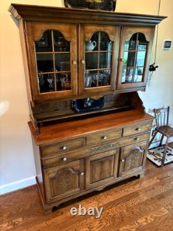 Hitchcock Hutch (Beautiful Cabinet) High Quality Craftsmanship