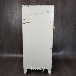 Industrial Metal Medical Cabinet White Steel Storage Locker 28 Freestanding Sm