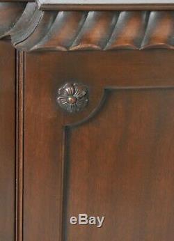 KITTINGER Colonial Williamsburg Chippendale Mahogany Breakfront Bookcase CW-38