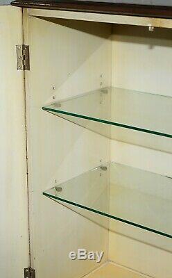 LOVELY VINTAGE CIRCA 1930s ART DECO BURR WALNUT DRINKS CABINET GLASS SHELVED