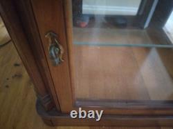 Lighted Glass Table China Display, Vintage, great shape
