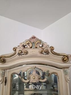 Luxury Vintage Italian Louis XV Rococo Curio display cabinet