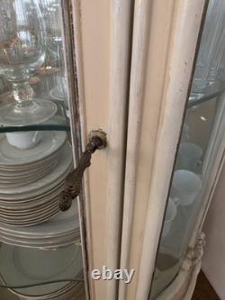 Luxury Vintage Italian Louis XV Rococo Curio display cabinet