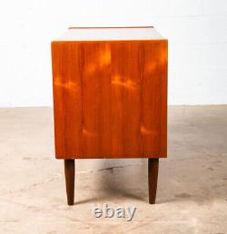 Mid Century Danish Modern Chest Drawers Dresser 3 drawer Teak Wood Denmark Table