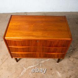 Mid Century Danish Modern Chest Drawers Dresser 3 drawer Teak Wood Denmark Table