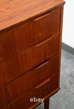 Mid Century Danish Modern Chest of Drawers Dresser Teak Wood Mobler 4 Vintage