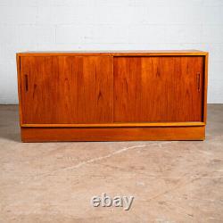 Mid Century Danish Modern Credenza Sideboard Cabinet Teak Poul Hundevad Media