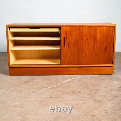 Mid Century Danish Modern Credenza Sideboard Cabinet Teak Poul Hundevad Media