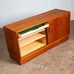 Mid Century Danish Modern Credenza Sideboard Cabinet Teak Poul Hundevad Media