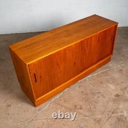 Mid Century Danish Modern Credenza Sideboard Cabinet Teak Poul Hundevad Media