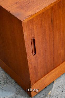 Mid Century Danish Modern Credenza Sideboard Cabinet Teak Poul Hundevad Media