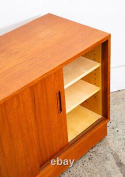 Mid Century Danish Modern Credenza Sideboard Cabinet Teak Poul Hundevad Media