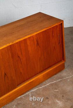 Mid Century Danish Modern Credenza Sideboard Cabinet Teak Poul Hundevad Media