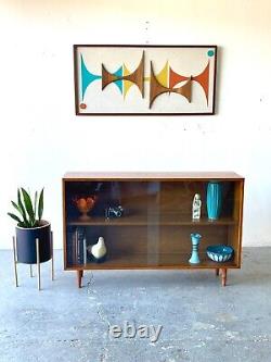 Mid Century Modern China Display Cabinet / Bookcase