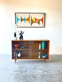 Mid Century Modern China Display Cabinet / Bookcase