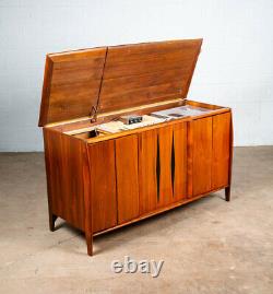 Mid Century Modern Credenza Stereo Console Acousti-Craft Walnut Record Player NM