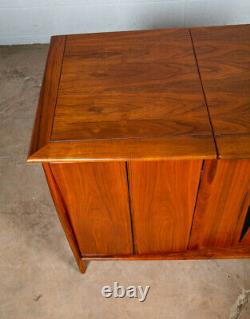 Mid Century Modern Credenza Stereo Console Acousti-Craft Walnut Record Player NM