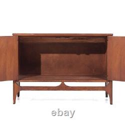 Mid-Century Modern Walnut Buffet Side Cabinet Credenza Broyhill Brasilia