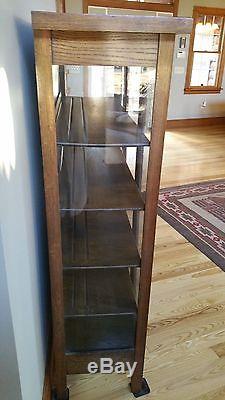 Mission Style Oak China or Curio Cabinet Excellent Condition
