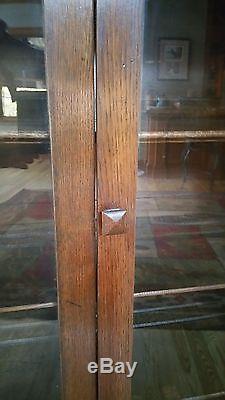 Mission Style Oak China or Curio Cabinet Excellent Condition
