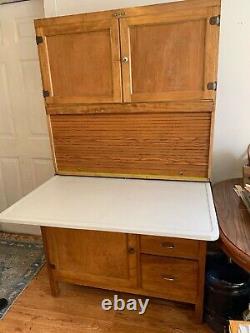 Napannee Indiana vintage Dutch kitchenette Coppe Brothers and Zook. Oak, white