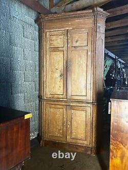 Outstanding architecural softwood corner cupboard 1810 federal period wow