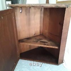 Primitive/vintage Antique OAK Hanging Wall CORNER CABINET Cupboard