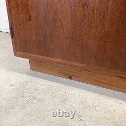 Scandinavian Modern Teak Bookcase or Display Cabinet