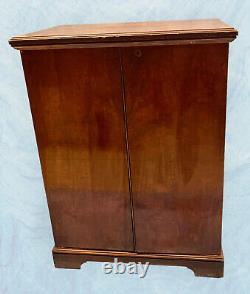 Scarce 1940s RMC Rock-Ola Antique Wood Hide a Bar Cabinet