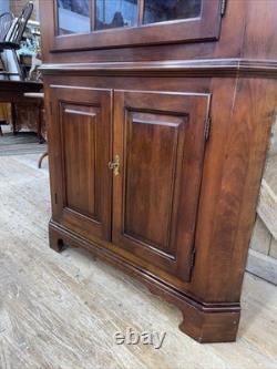 Statton Chippendale Style Solid Cherry Corner Cabinet with Keys