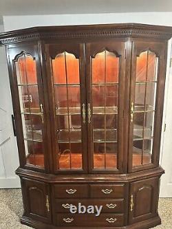 Thomasville Collector's Cherry China Cabinet